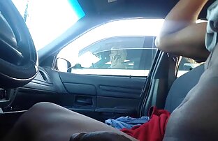 XXX MILF le encanta cuando su novio se corre en su boca sexo grupo videos