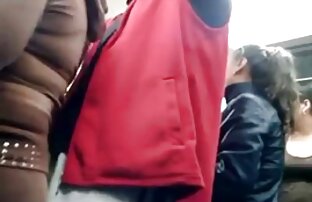 XXX La joven rubia chupa videos orgias maduras como un profesional.